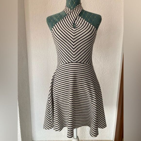 Pull&Bear Black and White Strapless Dress - Picture 1 of 4